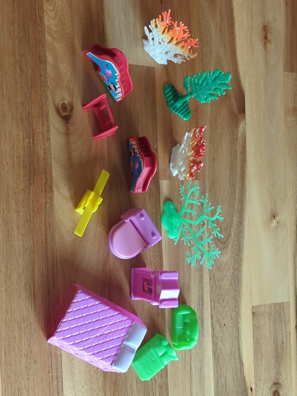 Small Dollhouse Or Playset Assorted